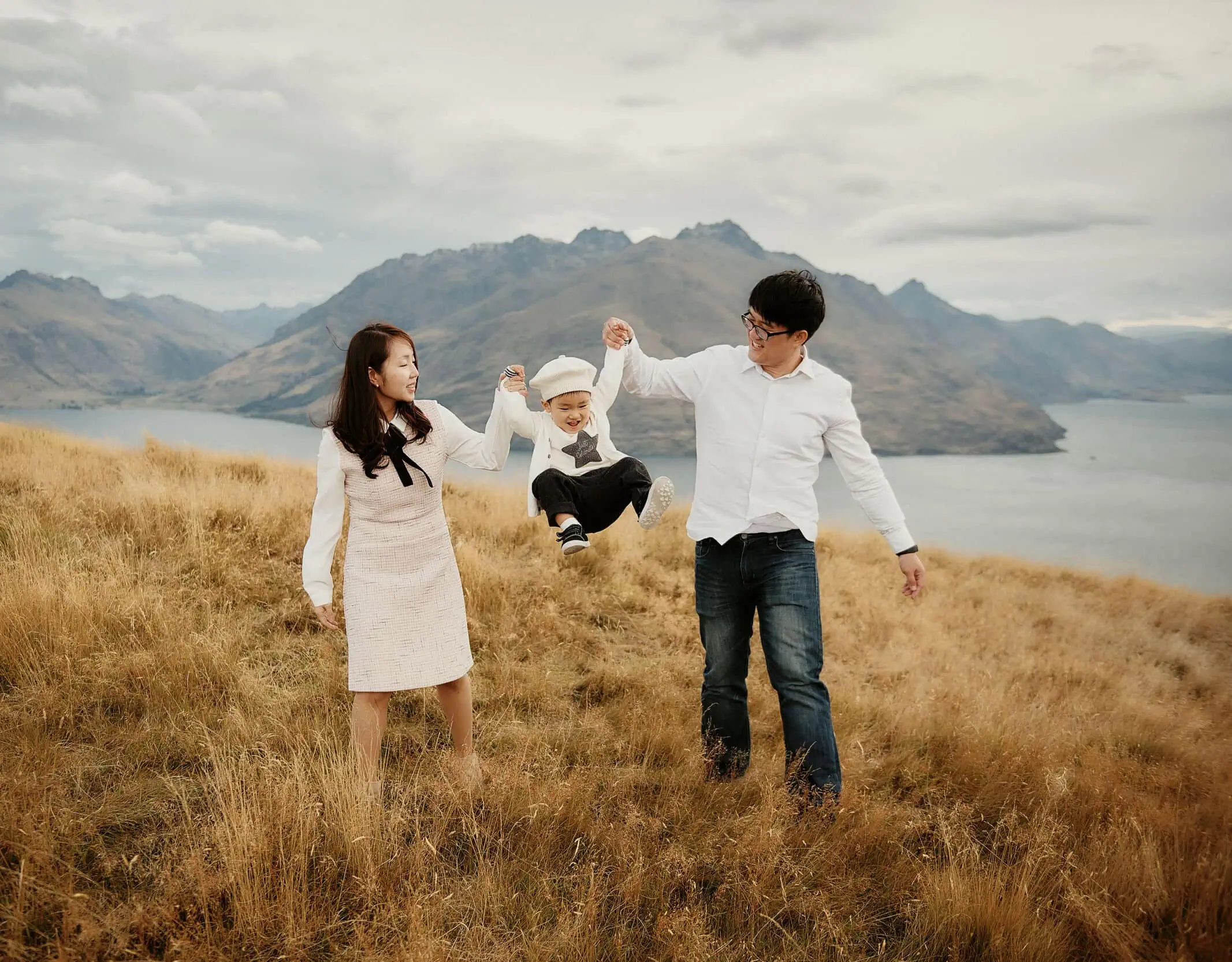 Family at Deer Park Heights Queenstown vacation photographer