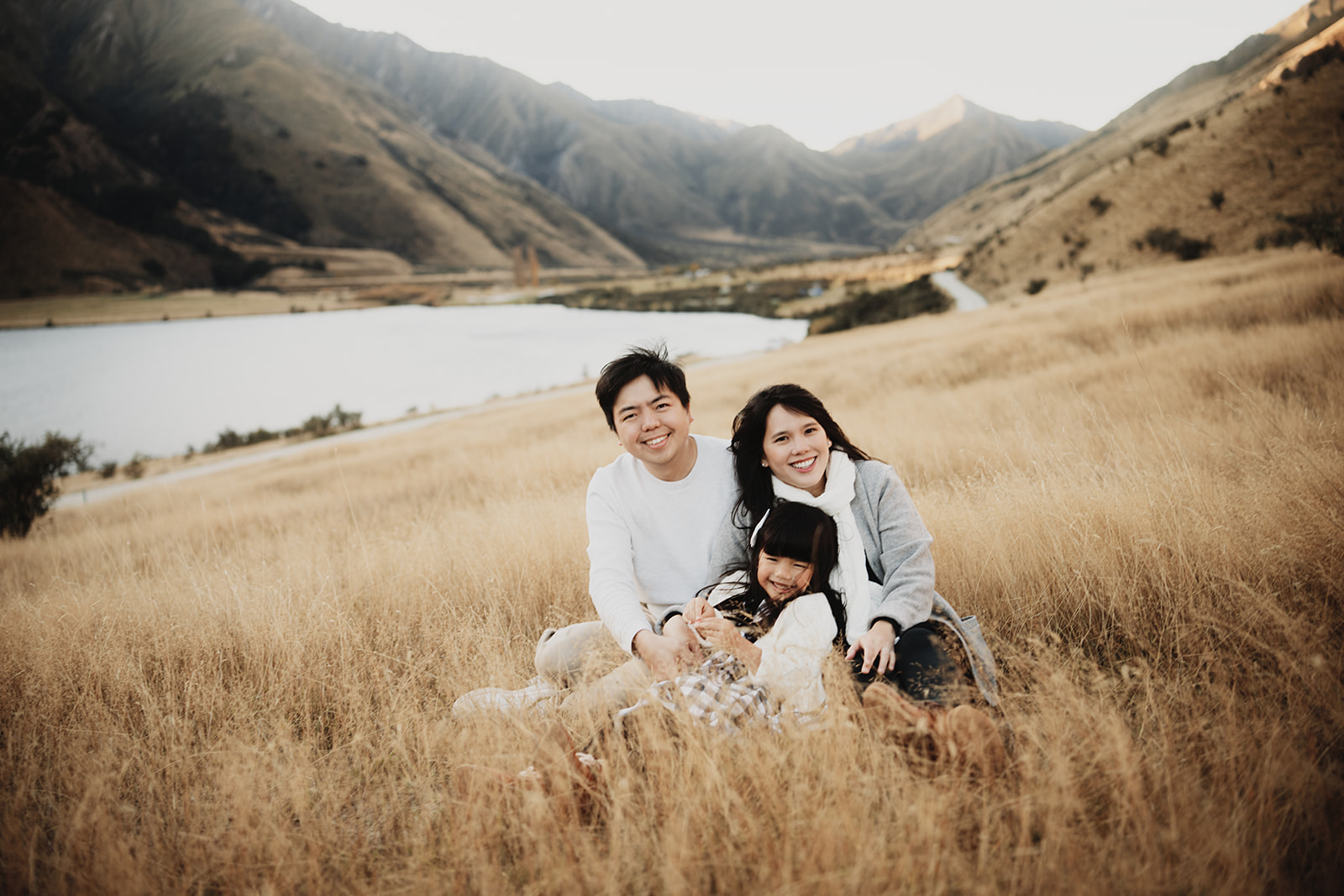 Family at Moke Lake Queenstown photoshoot